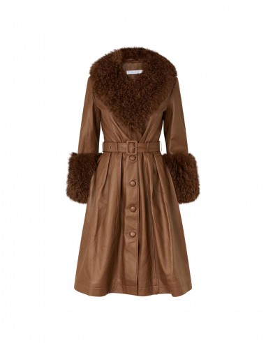 Foxy Shearling Coat — Walnut sur le site 